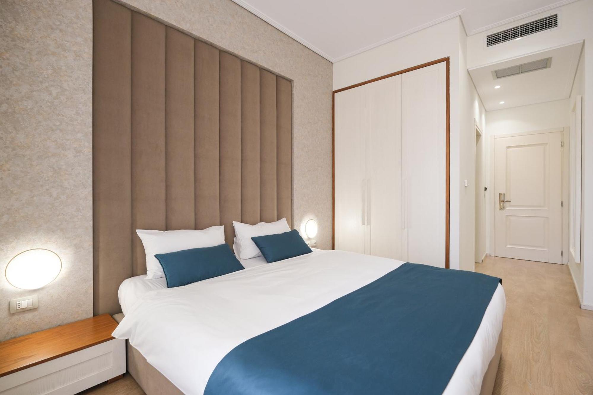 Golden City Hotel , Тирана Экстерьер фото