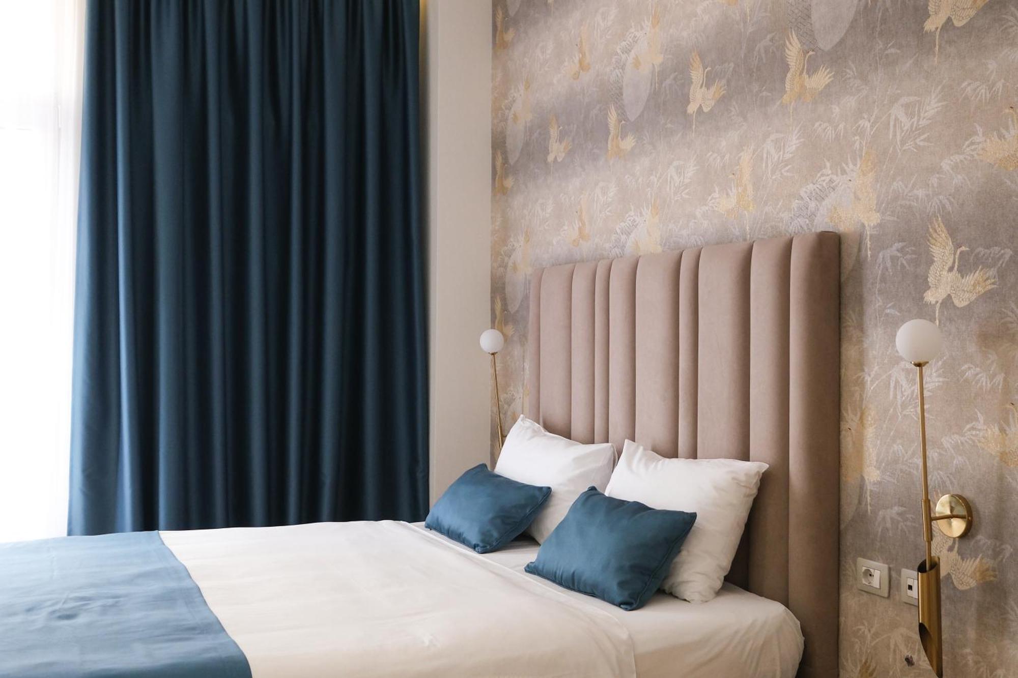 Golden City Hotel , Тирана Экстерьер фото