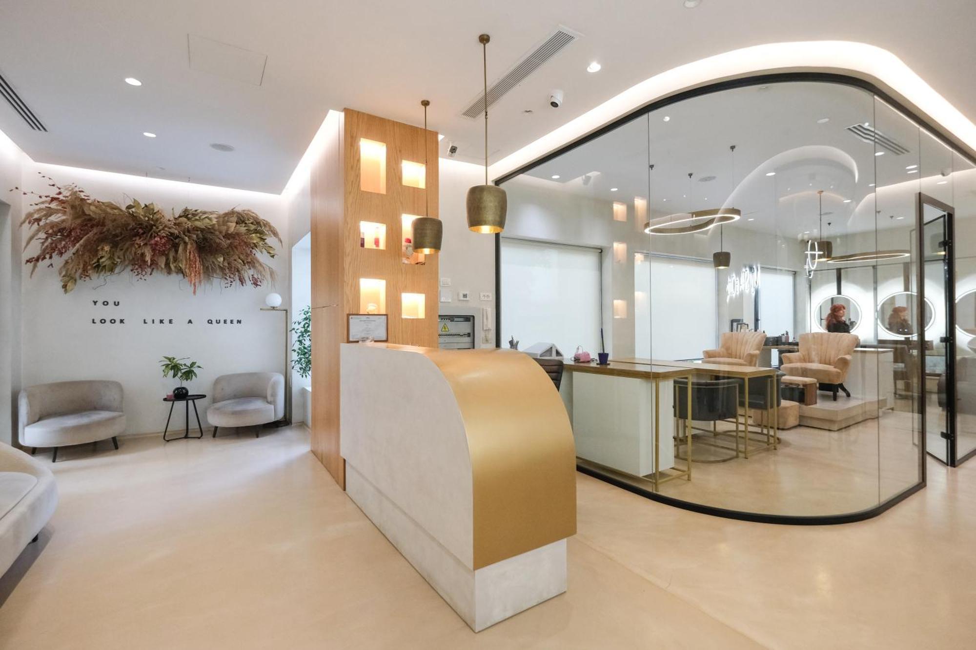 Golden City Hotel , Тирана Экстерьер фото