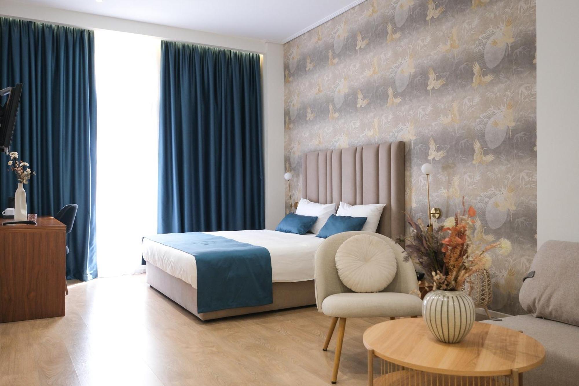 Golden City Hotel , Тирана Экстерьер фото