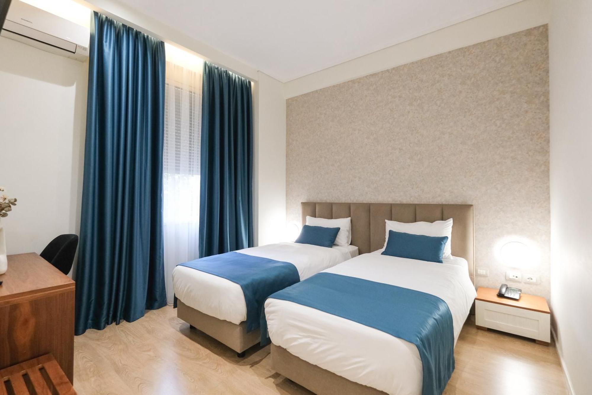 Golden City Hotel , Тирана Экстерьер фото